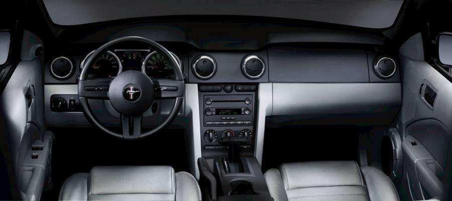  Ford Mustang GT 2005 года  (фото 87 из 209)